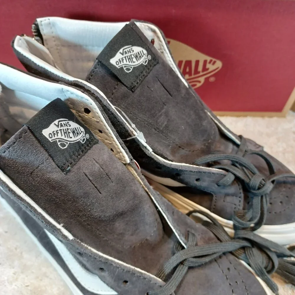 Vans Men's 4/Women's 5.5 Sk8 Hi Pig Suede Charcoal Gray